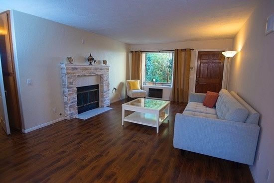 2nd image of 3005 Thorn St