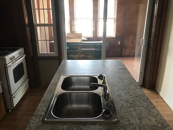 2nd image of 156 W Erie St #2