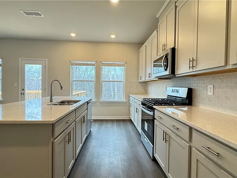 228 Water Oak Way — Photo 8
