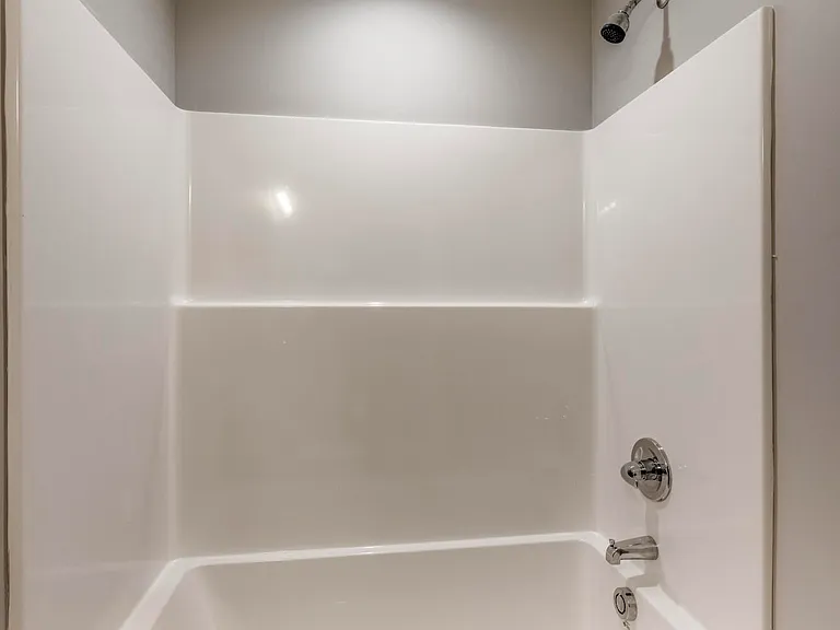 114 N Elm Grove Ave — Photo 31