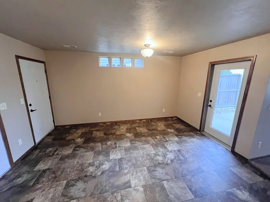 3 bed, 1400 sqft, $1,650 — Photo 3