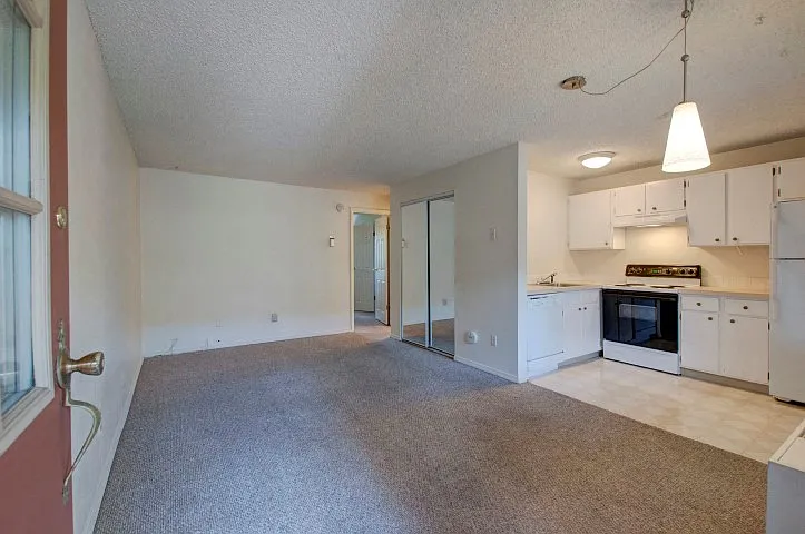 3423 Madison Ave — Photo 2