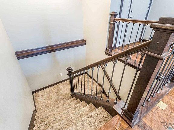 3rd image of 2239 E Stone Pointe Cir
