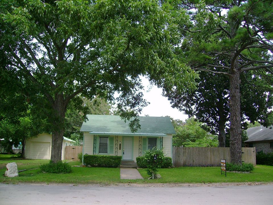 1st image of 302 Wilkes St
