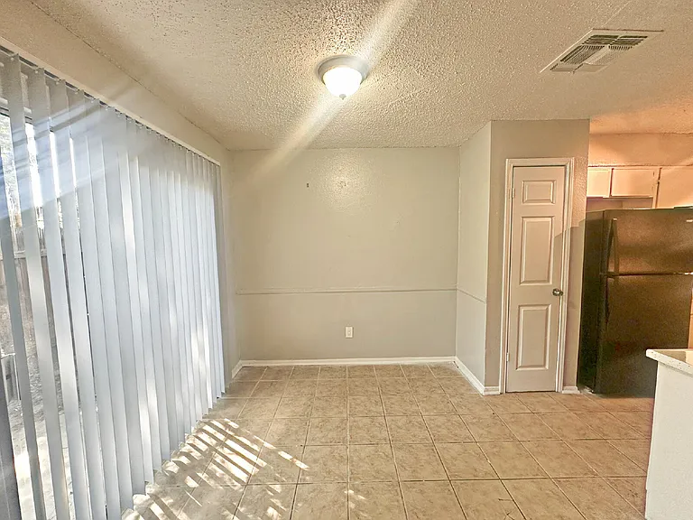 7504 Oak Chase — Photo 9