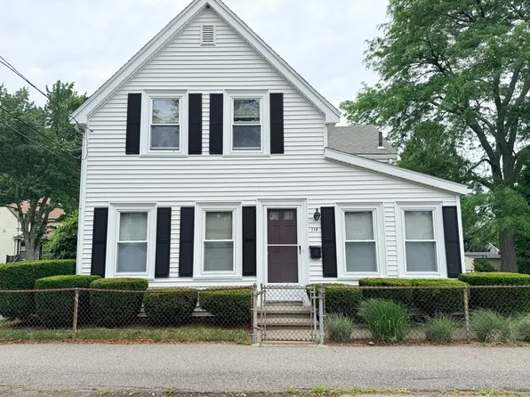 114 Bunker Hill Ln, Quincy, MA 02169