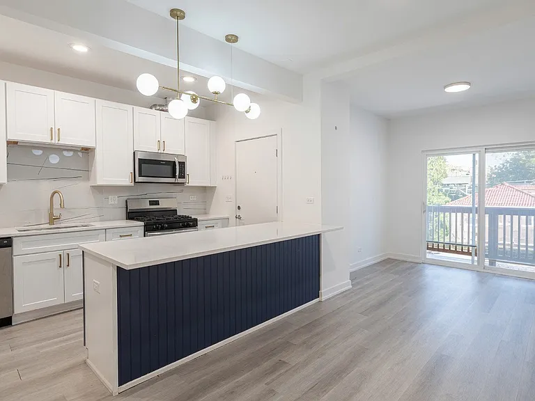 4937 N Saint Louis Ave #2S — Photo 5