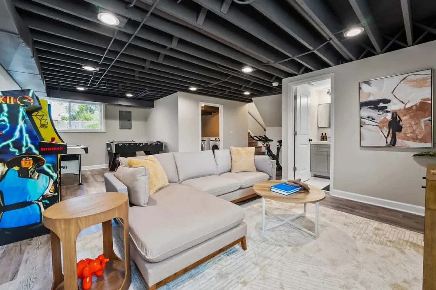 3 bed, 2.0 bath, 1646 sqft, $10,404 — Photo 4