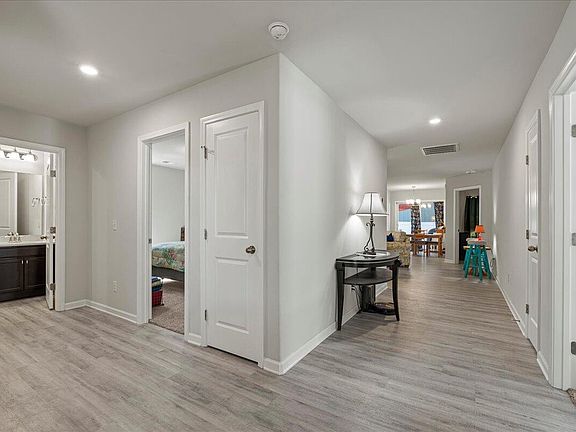 4th image of 293 Volunteer Park Rd