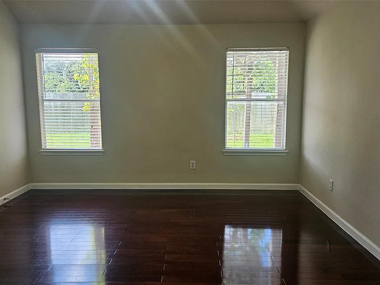9611 Drummond Cliff Ln — Photo 10