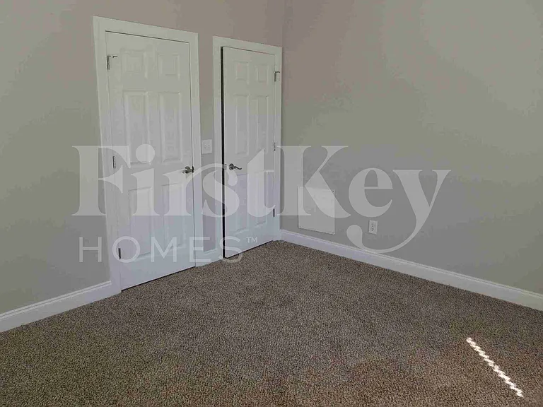 1911 Chestnut Oak Ln — Photo 24