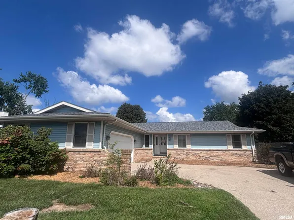 2517 Columbus Cir, Springfield, IL 62703