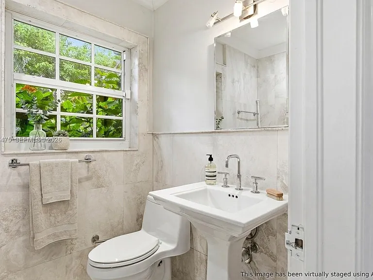 1551 Delgado Ave — Photo 8