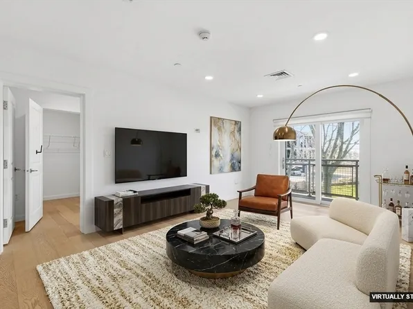 16 Boardman St Unit 202, Boston, MA 02128