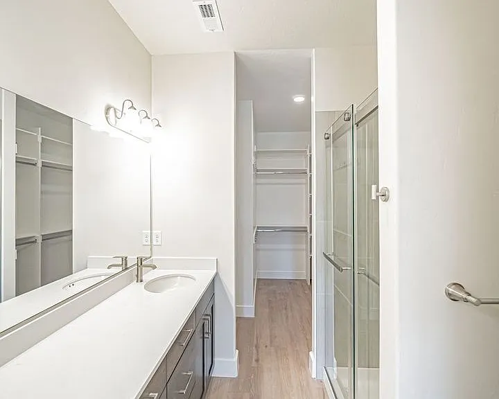 351 E Lorene St — Photo 26
