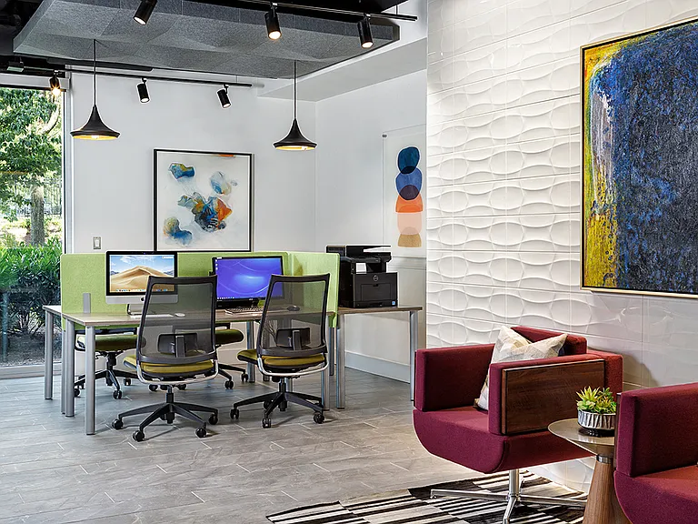 Business Center with Mac/PCs and Wireless Printing