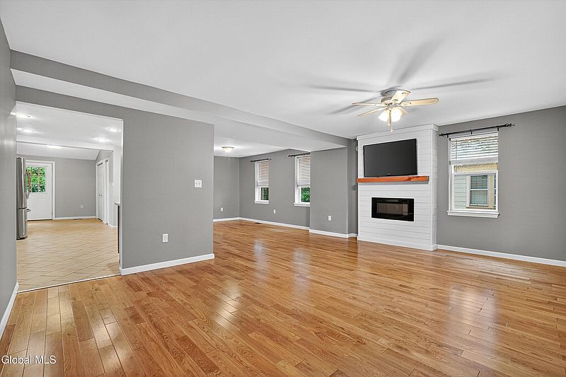 4th image of 6 Fielding Street