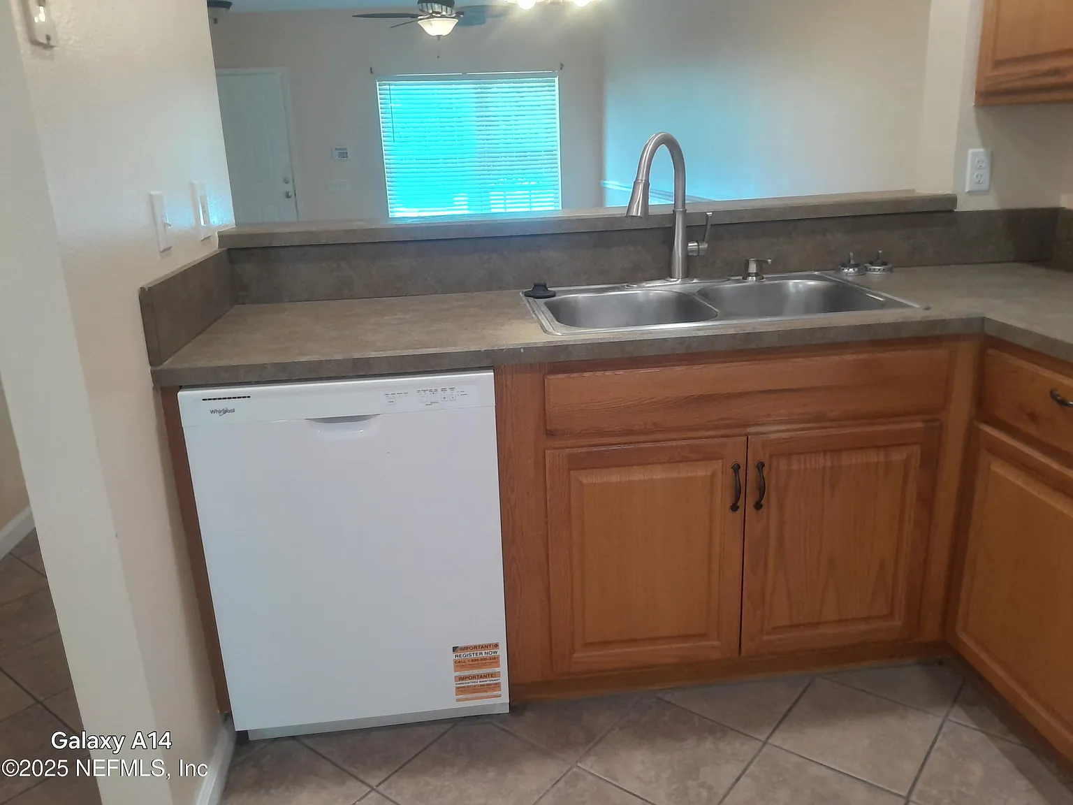 2 bed, 2.5 bath, 1100 sqft, $1,100 — Photo 4