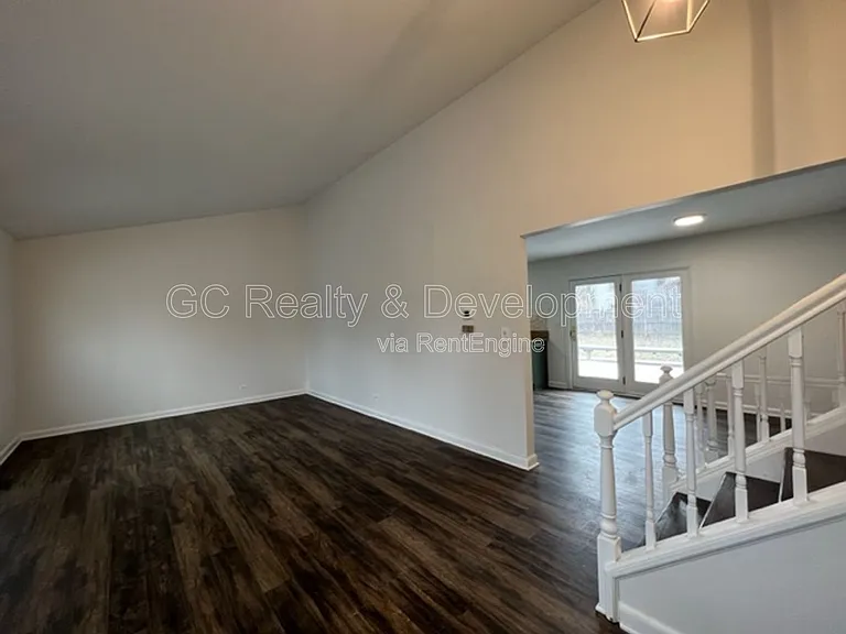 231 Ridgefield Ln — Photo 4
