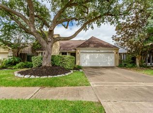 11958 Brook Meadows Ln, Meadows Place, TX 77477