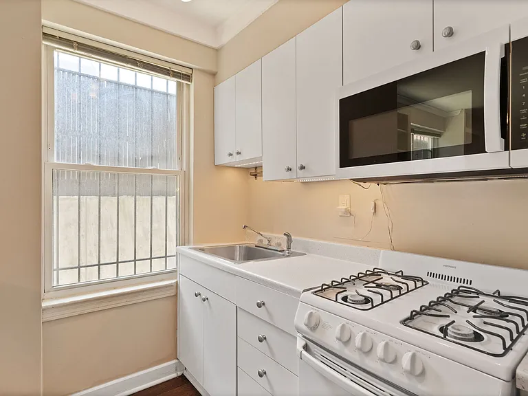 2130 N St NW #107 — Photo 10