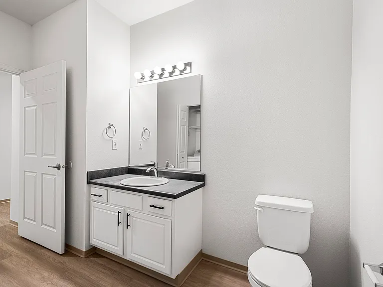 Southwood Park Apartment Homes — Photo 31