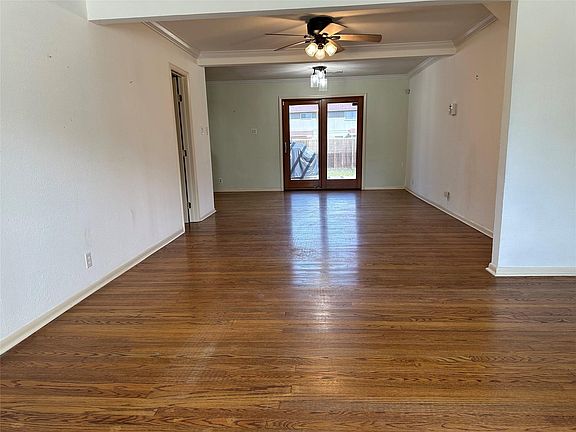 4th image of 2927 Selma Ln