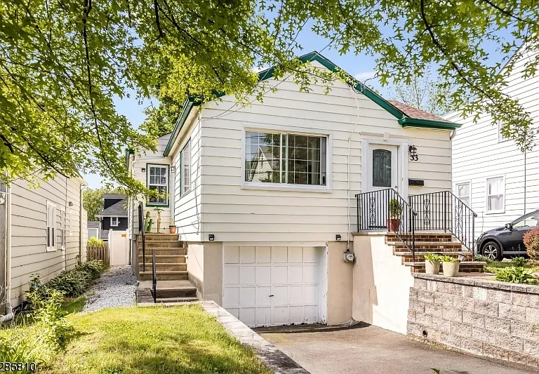 33 Linden Ave — Photo 1