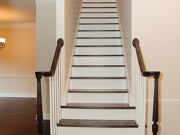 5th image of 144 Acadian Ln