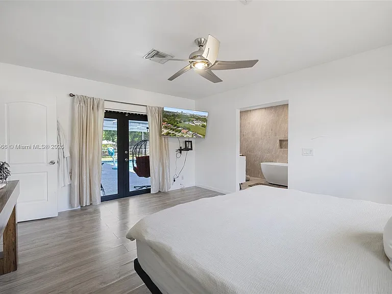 20375 NE 22nd Pl — Photo 31