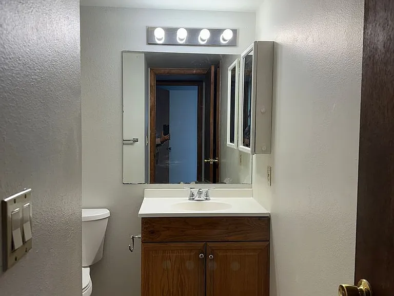 759 W 24th St — Photo 10