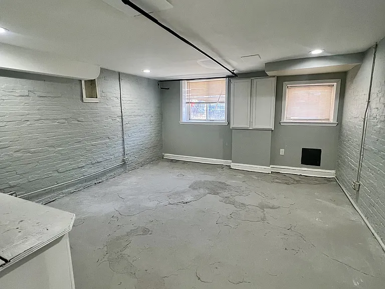 440 N Luzerne Ave — Photo 37
