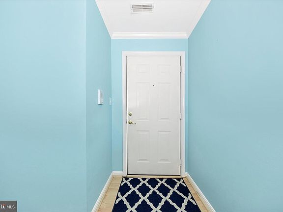 2nd image of 2505 Shelley Cir #5-2C