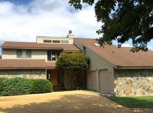 437 Long Cove Ln, White Stone, VA 22578