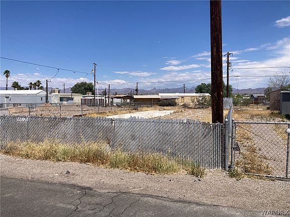 2nd image of 2028 Hualapai Drive