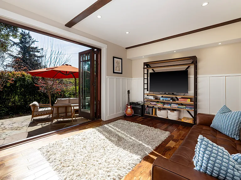 1735 Olive St — Photo 11