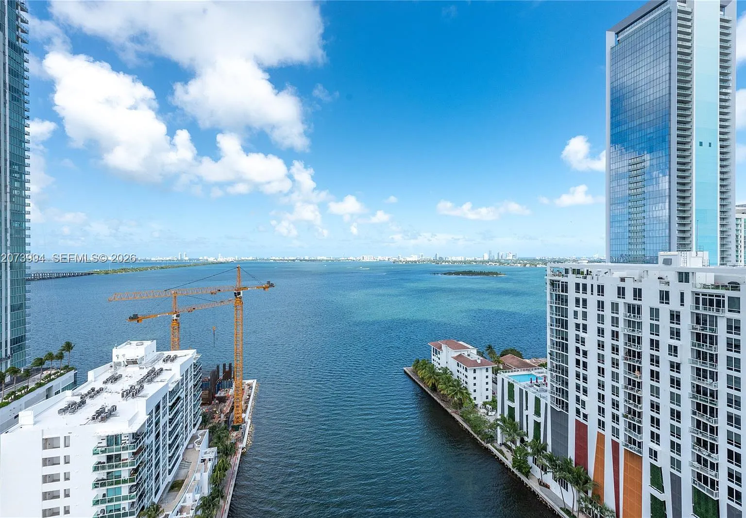 Icon Bay Condo — Photo 2