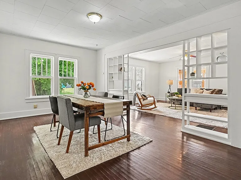 919 E Market St — Photo 13