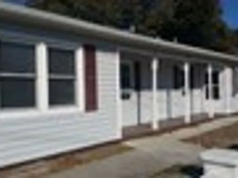 501 Live Oak St #B — Photo 1