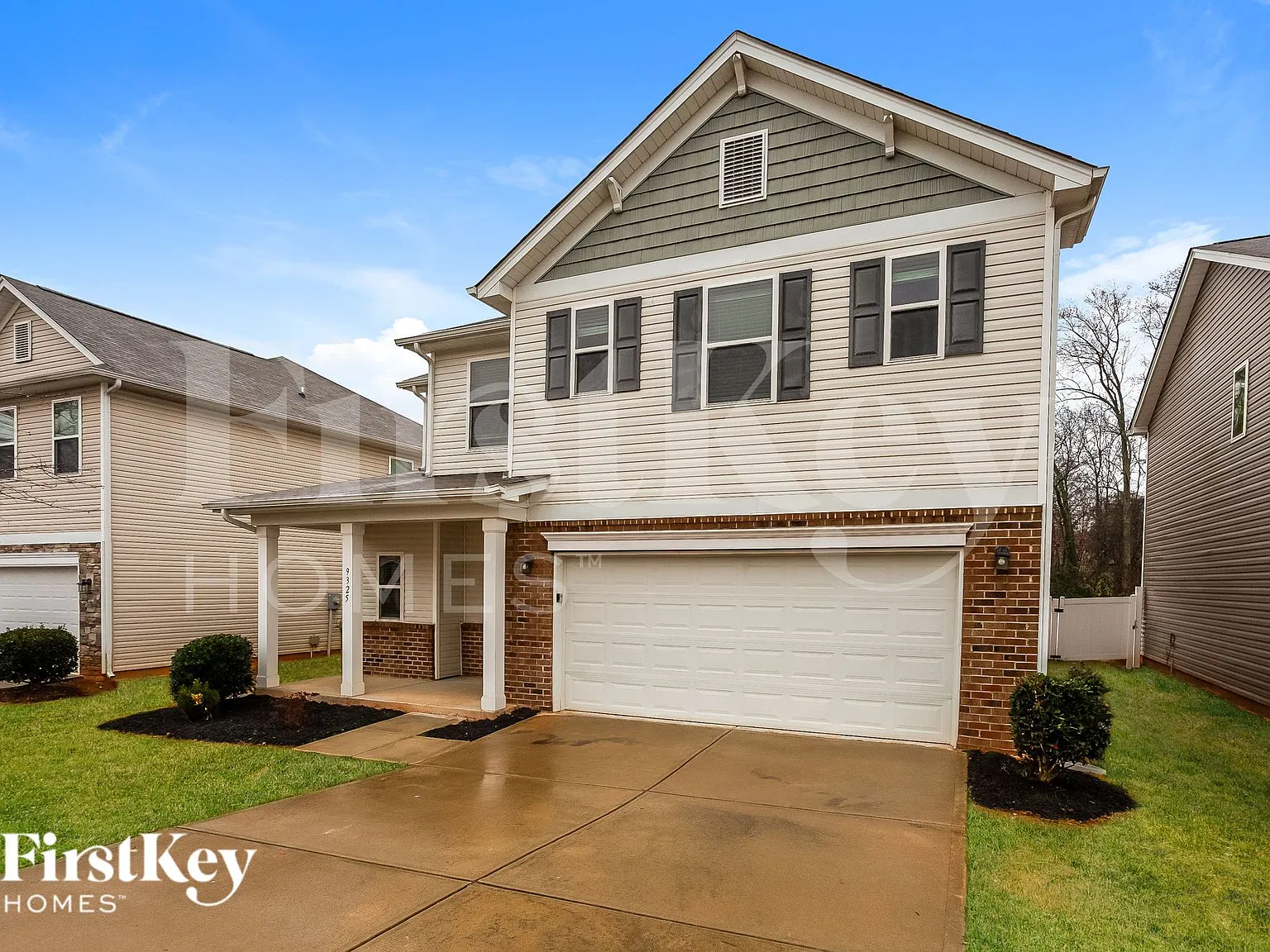 4 bed, 2.5 bath, 2106 sqft, $2,425 — Photo 2