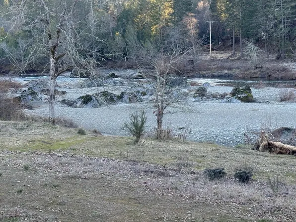 297 Pomeroy View Dr, Cave Junction, OR 97523