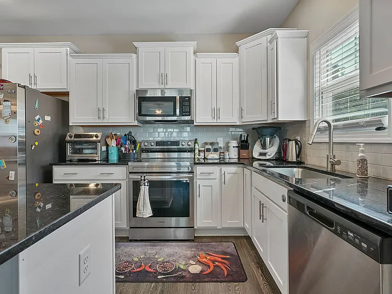 121 Tanna Pl — Photo 9