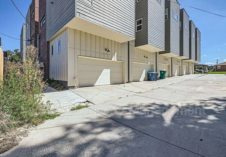 3511 S Marion St #A — Photo 14