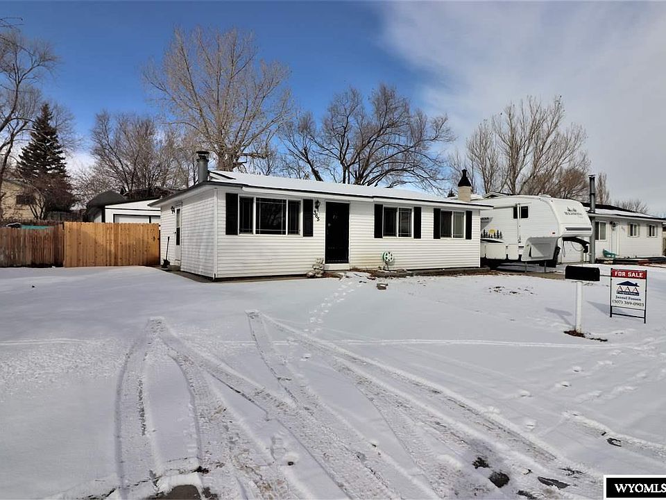 1st image of 365 Fir St