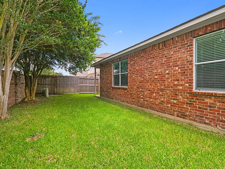 3611 Rocky Ledge Ln — Photo 29