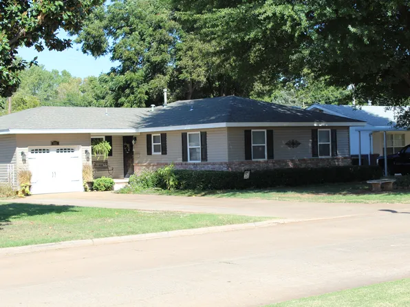 911 W Grand St, Marlow, OK 73055