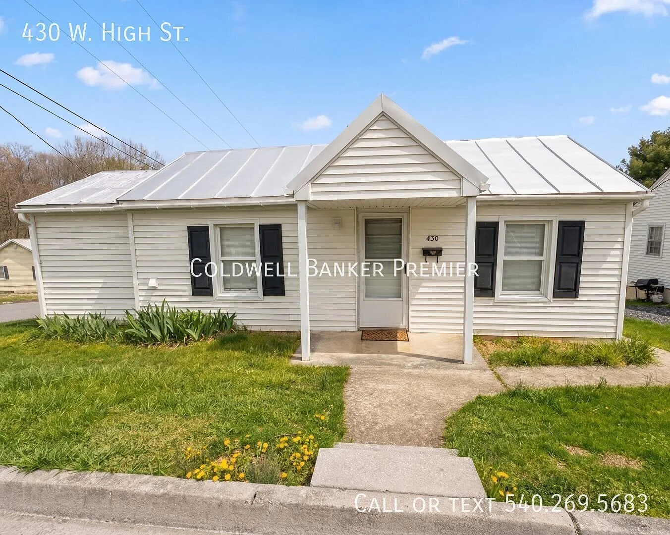 Cute and Cozy two Bedroom home with Large Lot — Photo 1