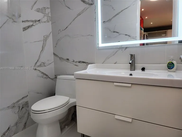 3505 S Ocean Dr #1011 — Photo 12