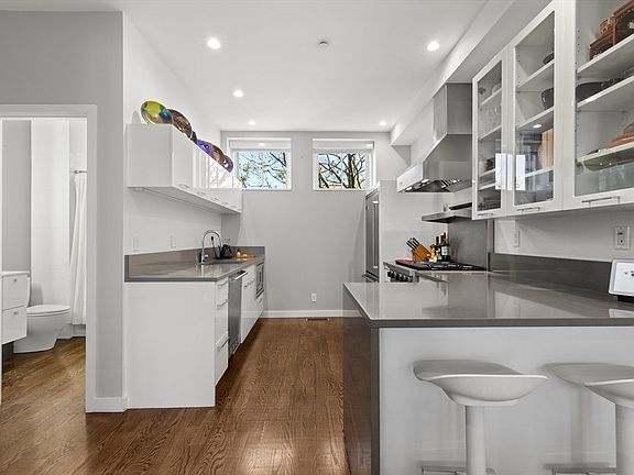 5th image of 68 Seaverns Ave Unit A