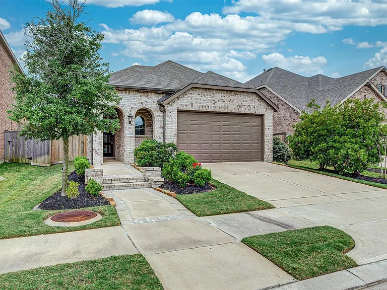 15211 Stuart Bat Cave Ln — Photo 3